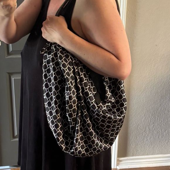 Old Navy Black and White Geometric Shoulder Bag - Picture 1 of 11